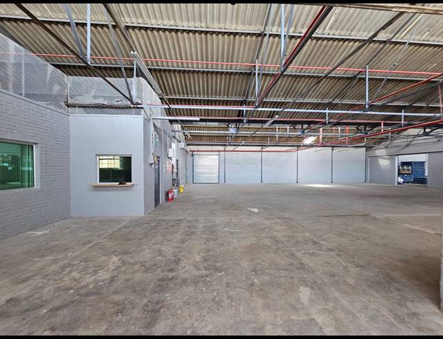 750M² WAREHOUSE TO LET IN BENROSE